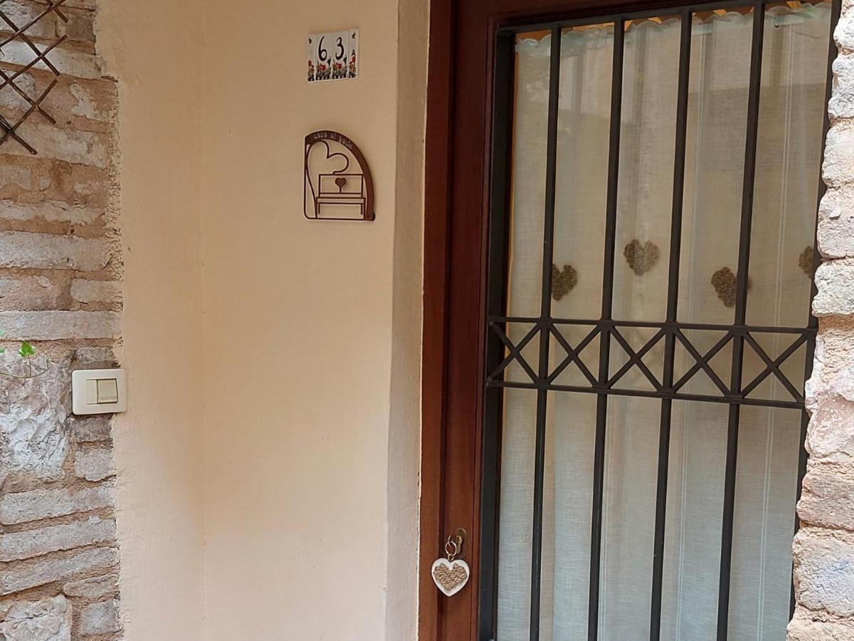 Nel Vicolo Dei Baci - Casa Vacanze Al Bacio Apartment Spello Luaran gambar