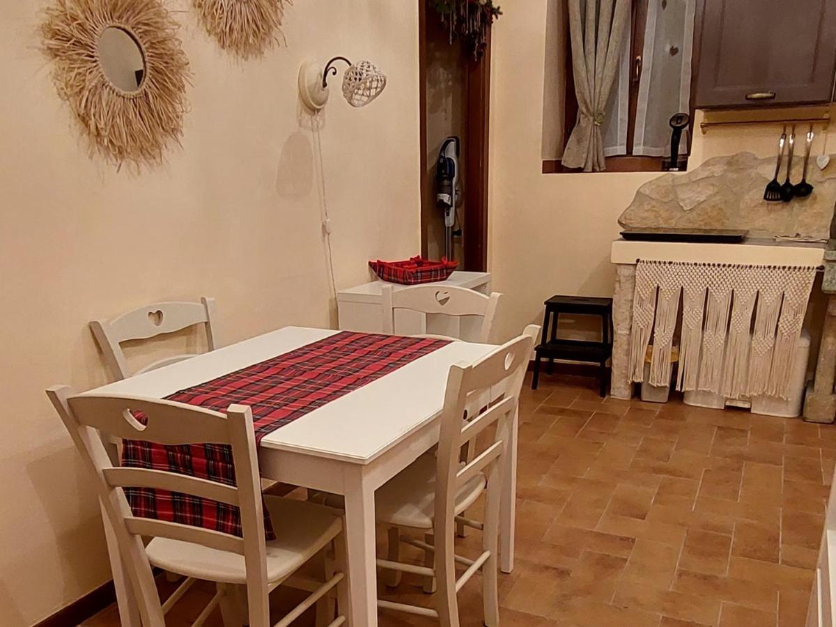 Nel Vicolo Dei Baci - Casa Vacanze Al Bacio Apartment Spello Luaran gambar